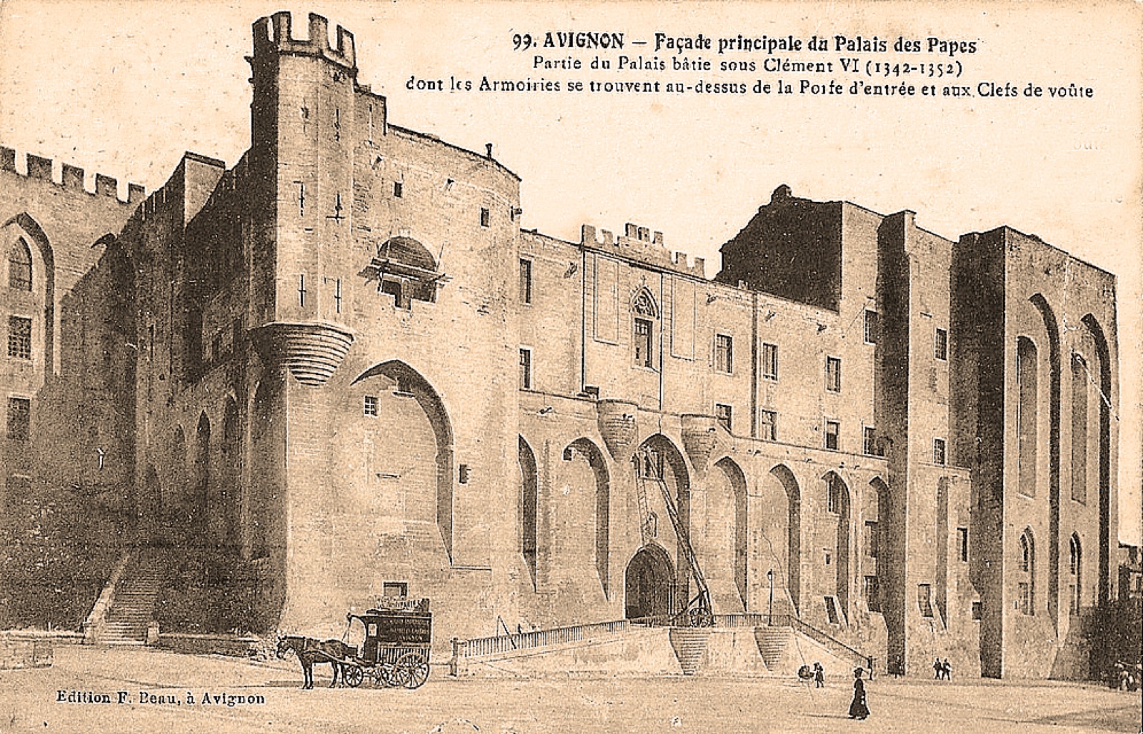 Le Palais des Papes, à Avignon, décor permanent du Festival.