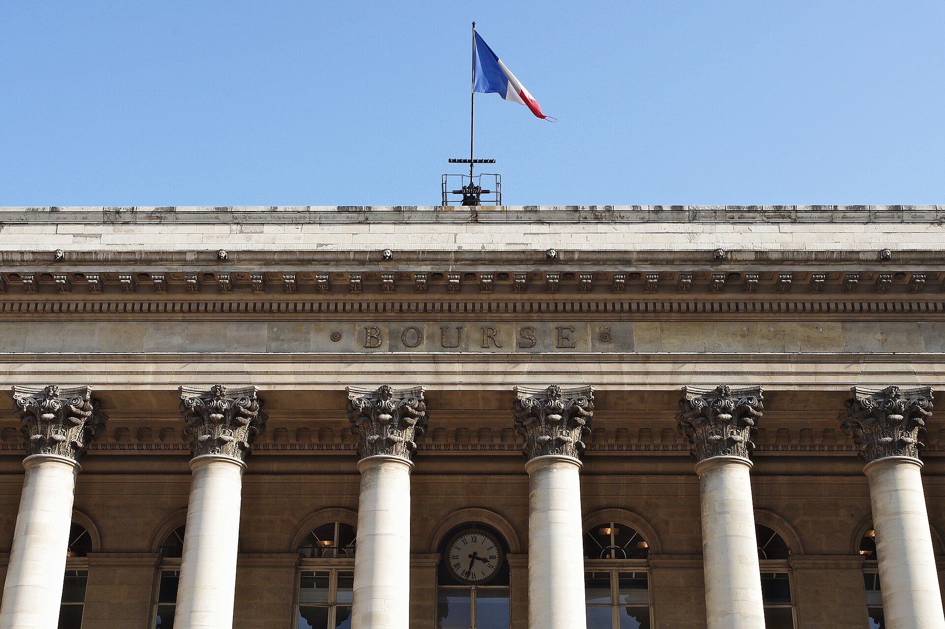 Détail du Palais Brongniart, ancien siège de la Bourse de Paris.