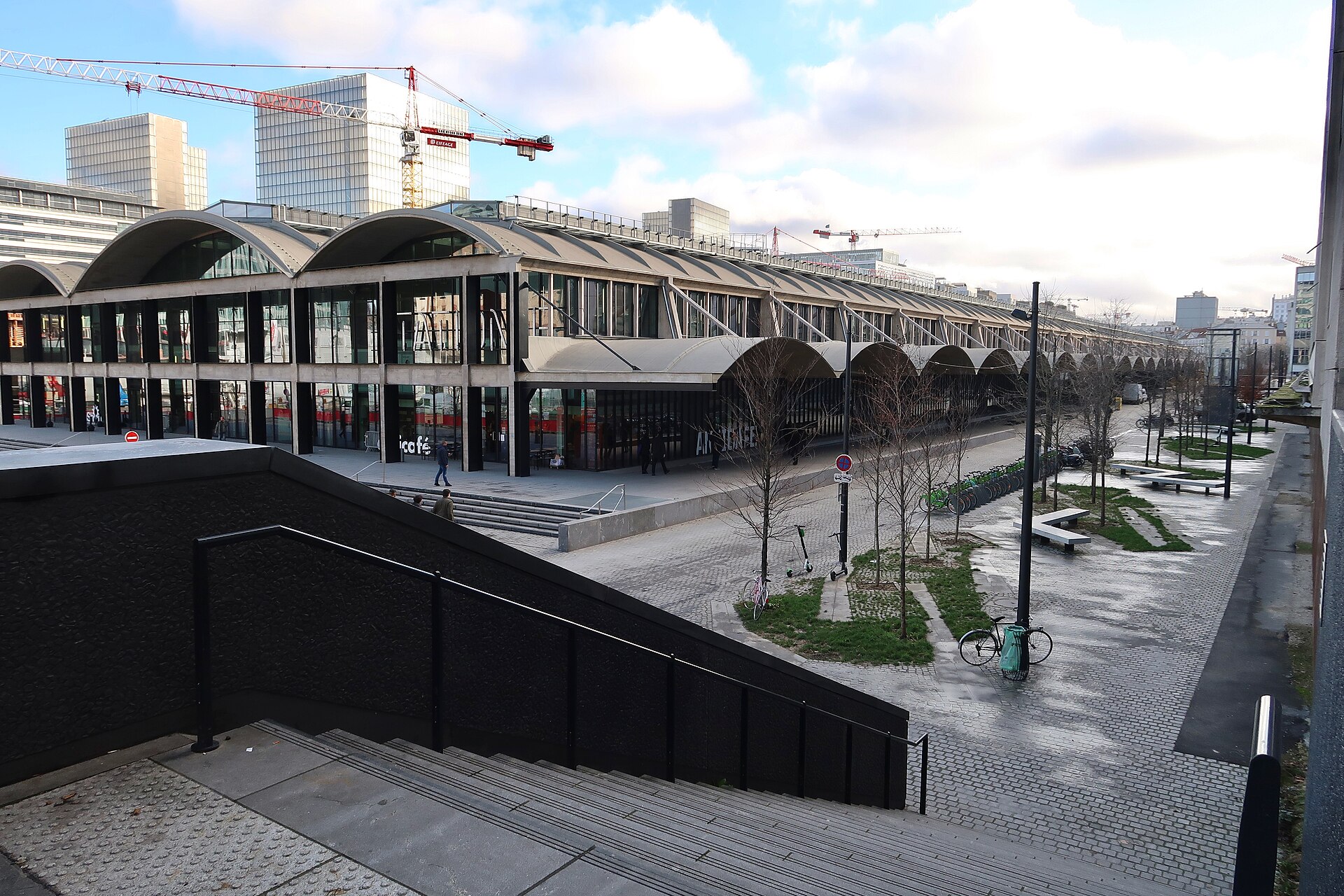 La halle Freyssinet, qui accueille Station F, à Paris.
